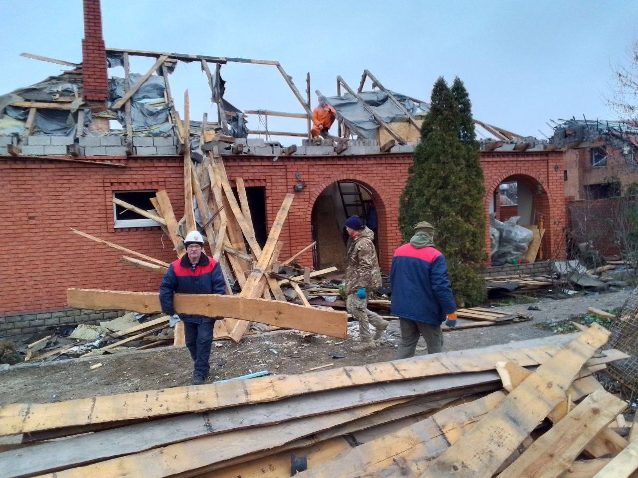 В Церкви объявили набор на курсы волонтеров-строителей Мариуполя в Иркутске  - Церковная помощь беженцам и пострадавшим от военных действий